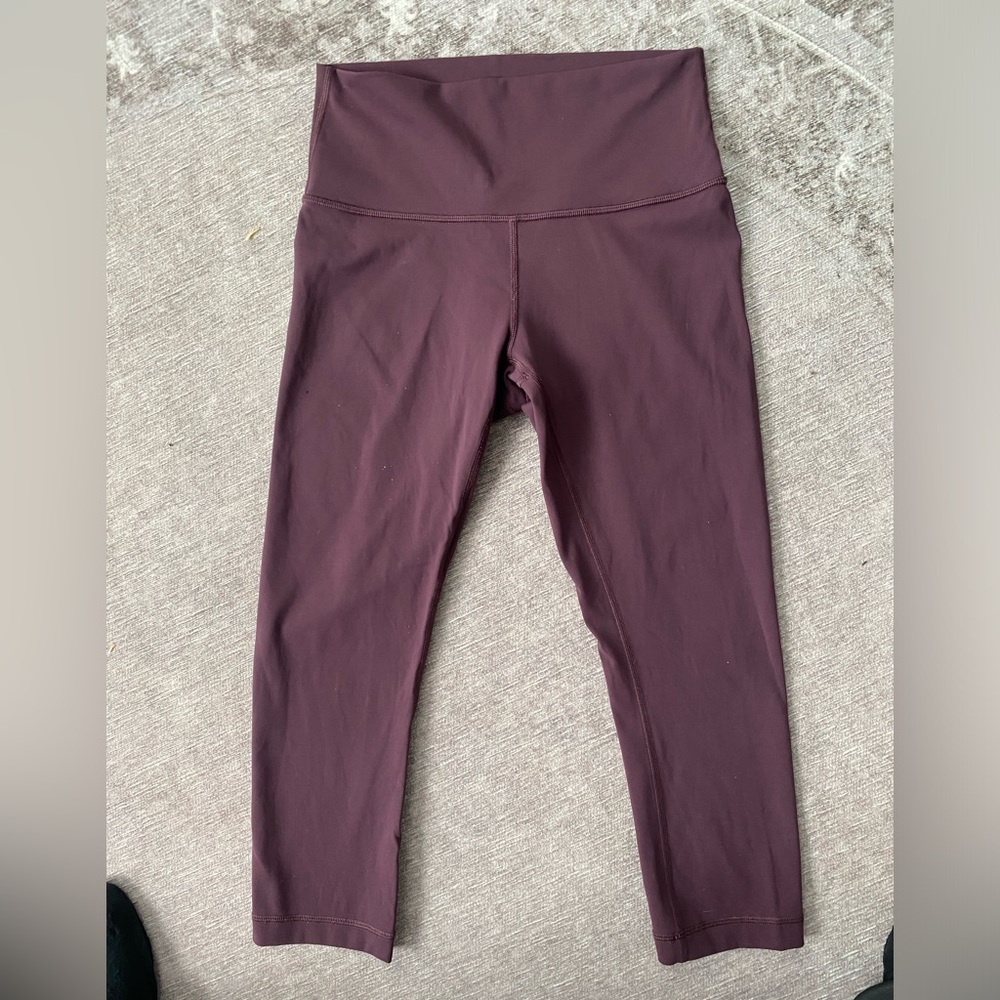 Lululemon Wunder Under 21” inseam size 6